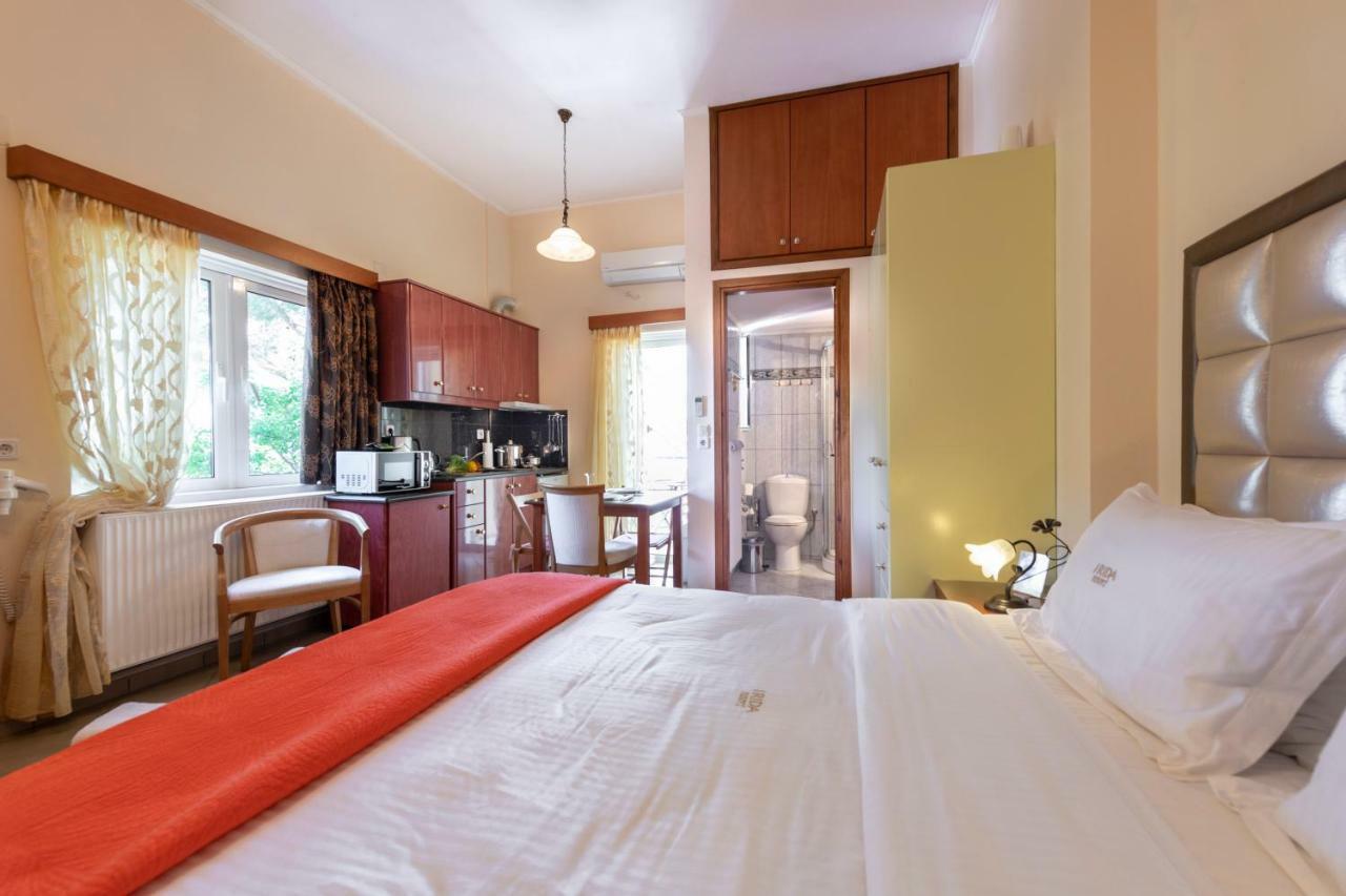 Irida Beach Resort Suites Kyparissia Exterior photo